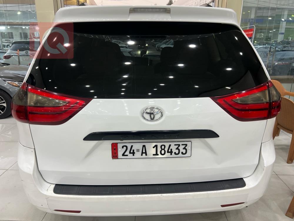 تويوتا سيينا